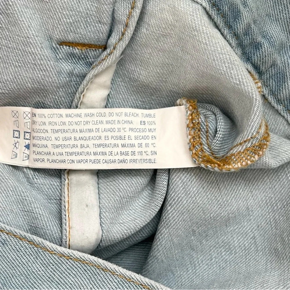 Forever 21 Distress Light Wash Blue Denim Jacket Size Medium - Picture 6 of 9